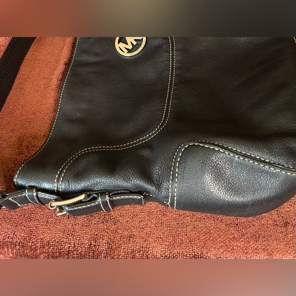 Michael Kors Brookville Black Leather Handbag Purse Medium Size - Picture 3 of 6